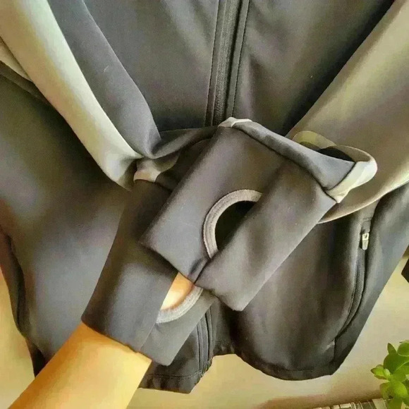 MIZUNO Women's Black/Gray Jacket Full Zip Size XL Running Gym Long Sleeves - Picture 4 of 10